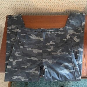 Medium Athleta 7/8 Tights